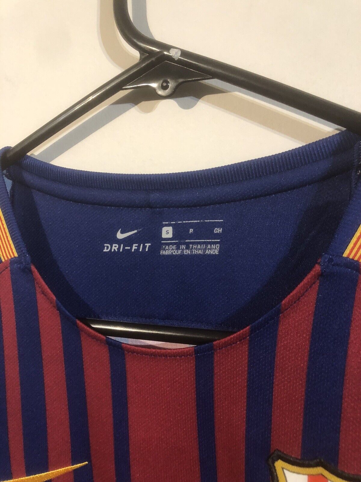 Suarez #9 Barcelona 2017/18 Small Home Long Sleeved Shirt Nike Very Good Conditi