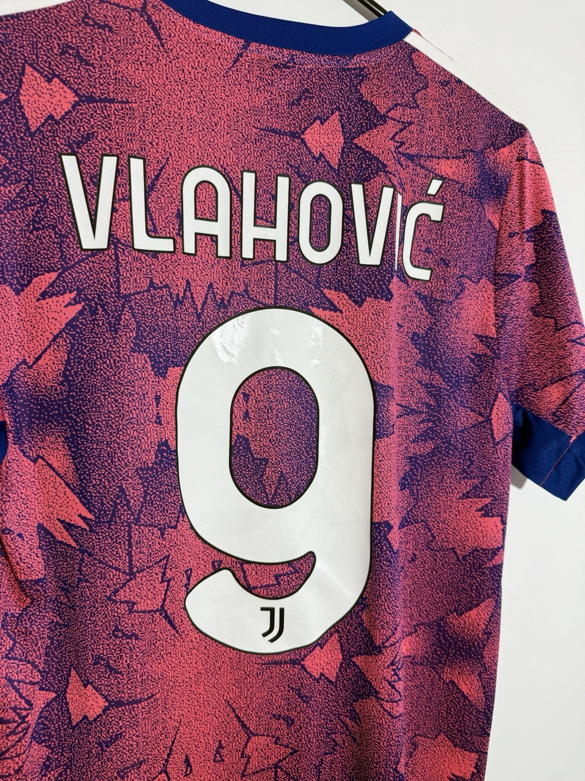 Juventus Vlahovic #9 2022/23 Medium 3rd Shirt Adidas BNWT HR5639