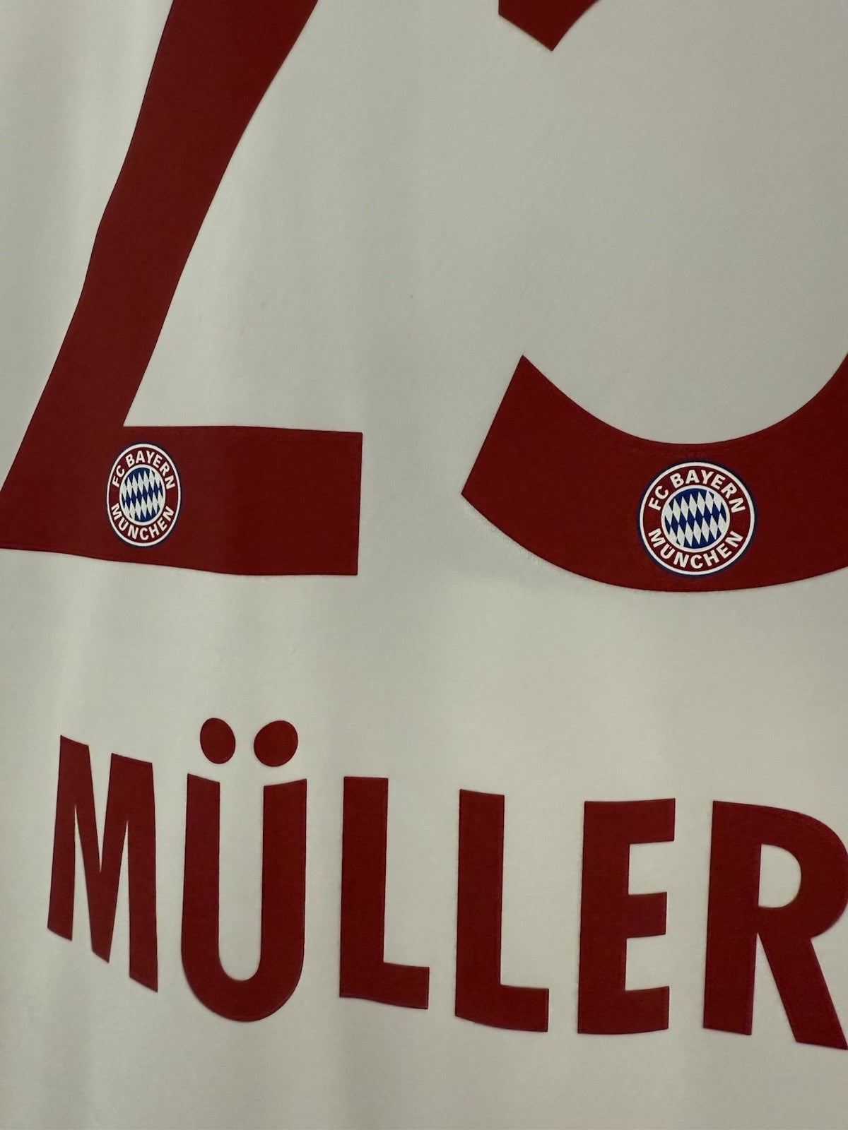 Bayern Munich Muller #25 2015/16 Small Away Shirt Excellent Condition AH4790