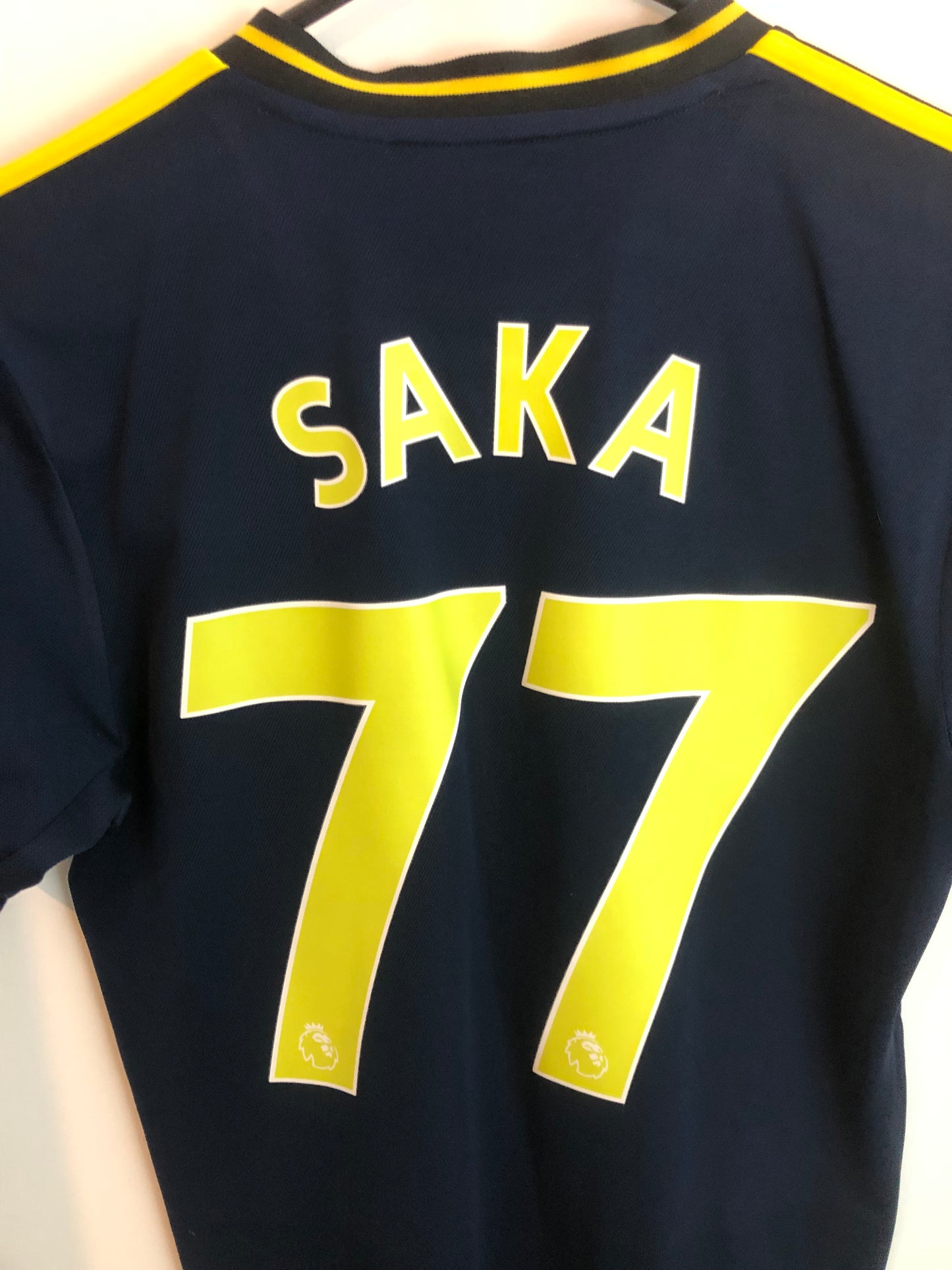Saka #77 Arsenal 2019/20 Small 3rd Football Shirt Excellent Condition FJ9322