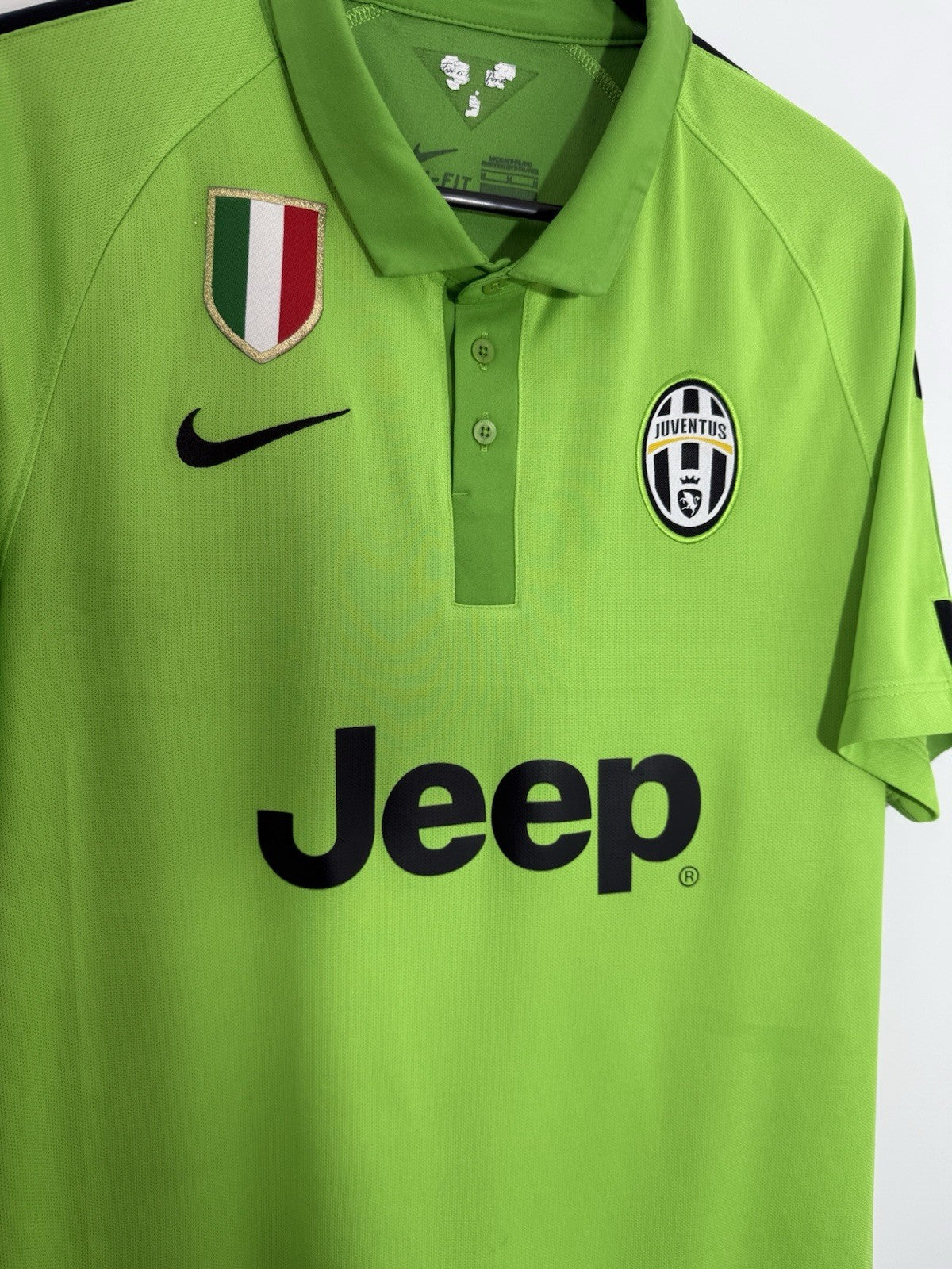 Juventus 2014/15 Medium 3rd Shirt Excellent Condition 631202-314