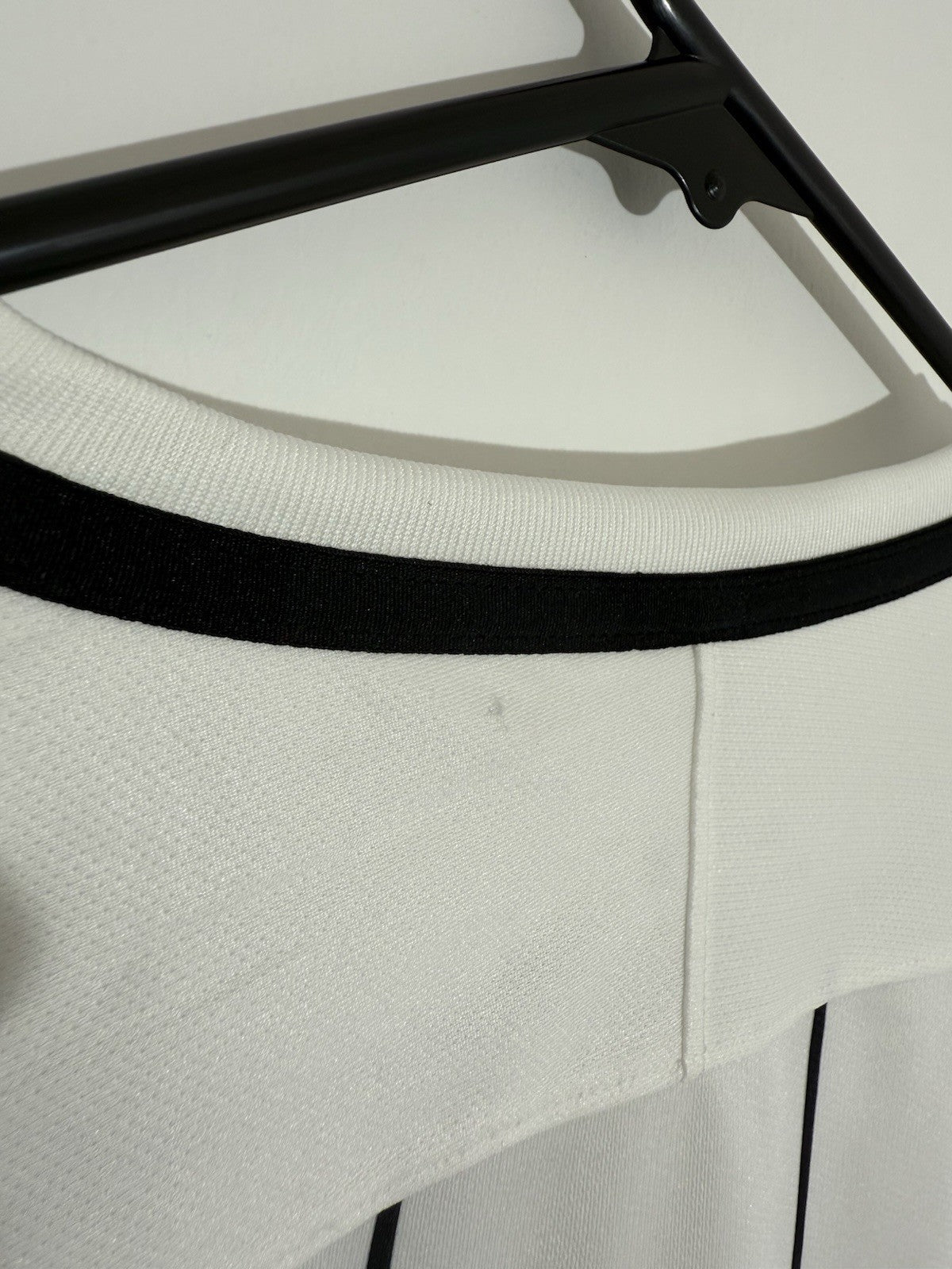 Eintracht Frankfurt 2017/18 Large Home Shirt Excellent Condition