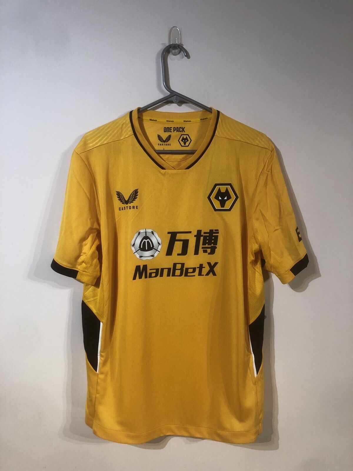 J. Moutinho #28 BNWT Wolves 2021/22 Euro Large Home Football Shirt Castore