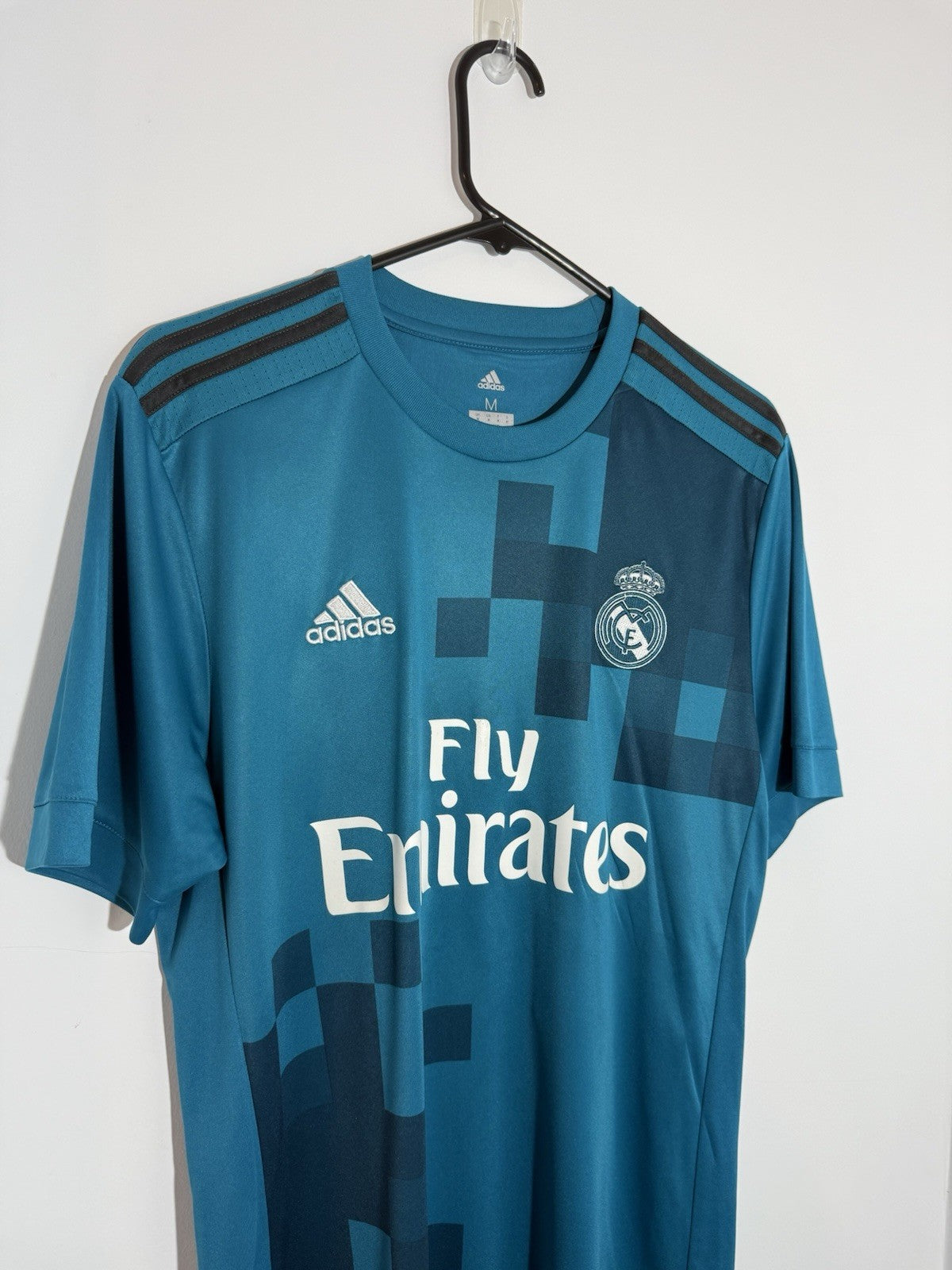 Real Madrid Modric #10 2017/18 Medium Away Shirt Excellent Condition BR3539