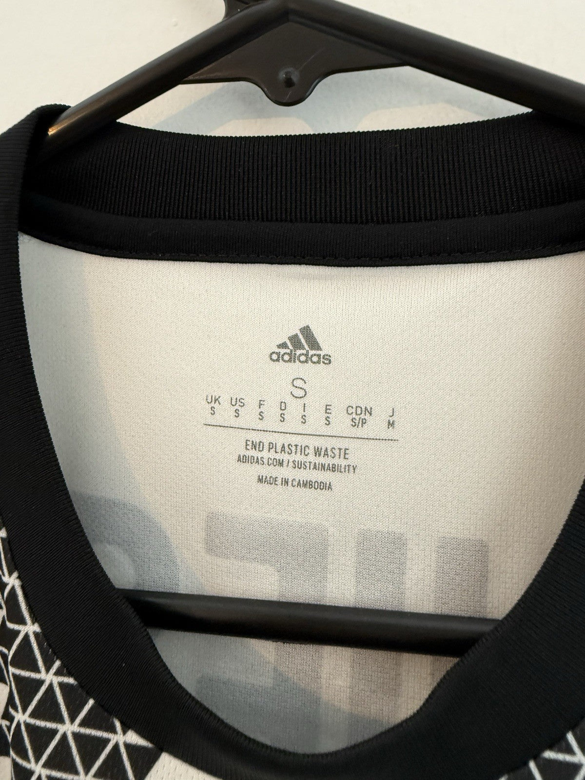Juventus Chiesa #7 2022/23 Small Home Shirt Adidas Excellent Condition H38907