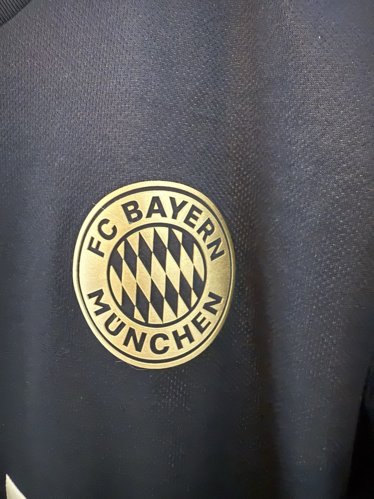 Bayern Munich Davies #19 2021/22 Small Away Excellent Condition GM5317