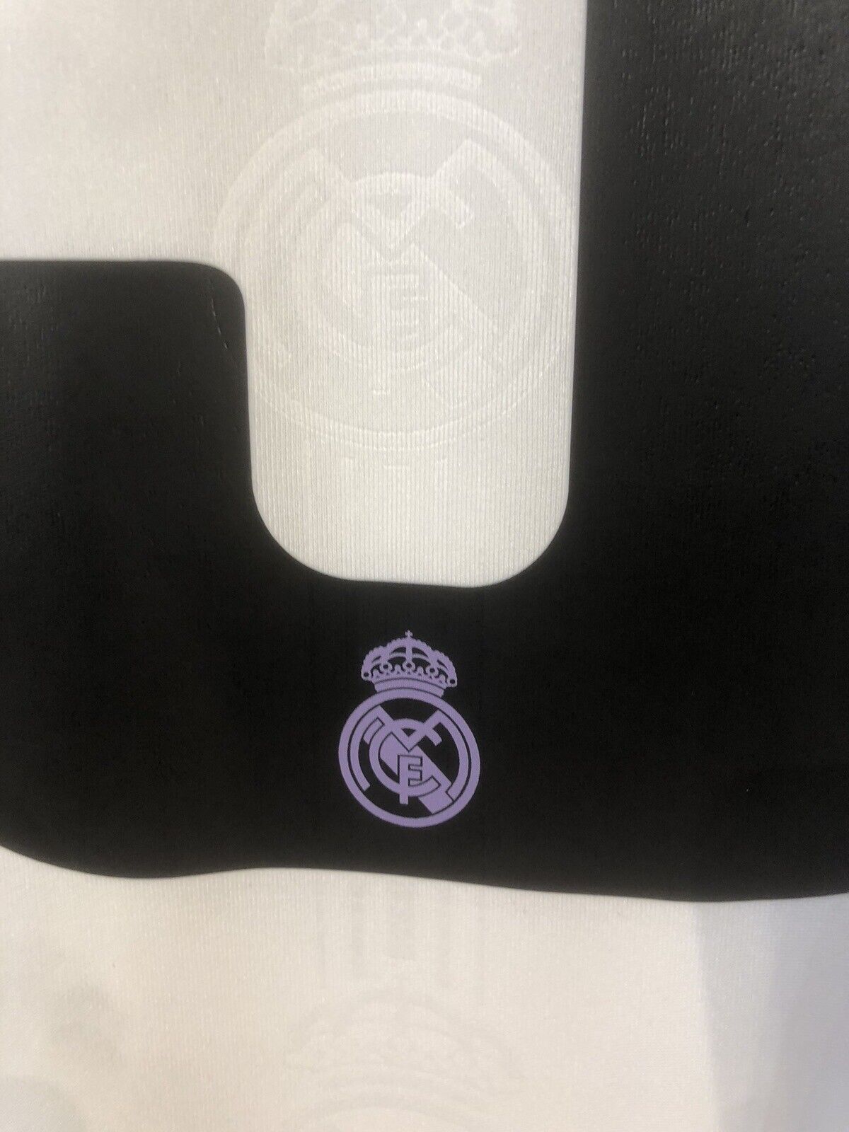 Benzema #9 Real Madrid 2022/23 Home Medium Football Shirt Adidas BNWT