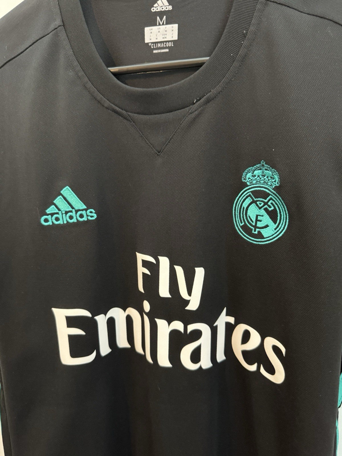 Real Madrid Benzema #9 2017/18 Medium Away Shirt Excellent Condition BR3543