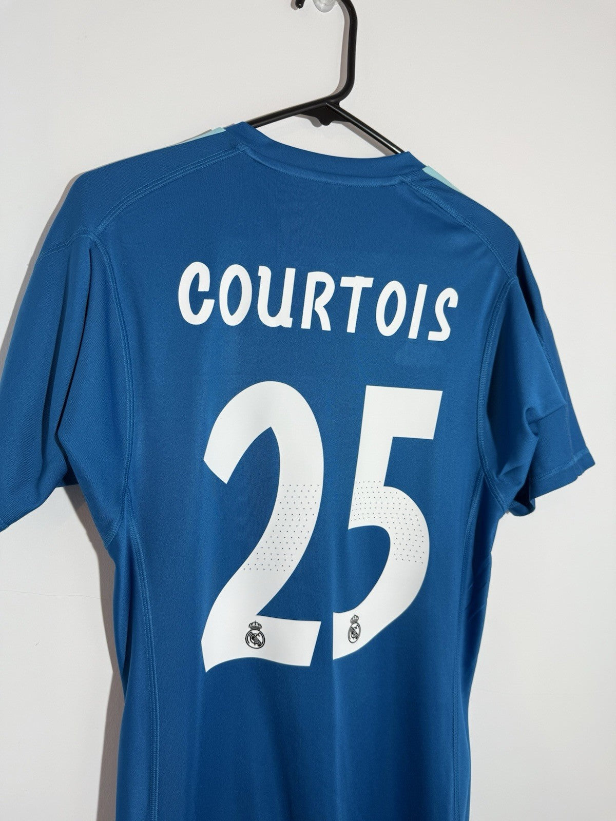 Real Madrid Courtois #25 2018/19 Small Home GK Shirt Excellent Condition CG0564