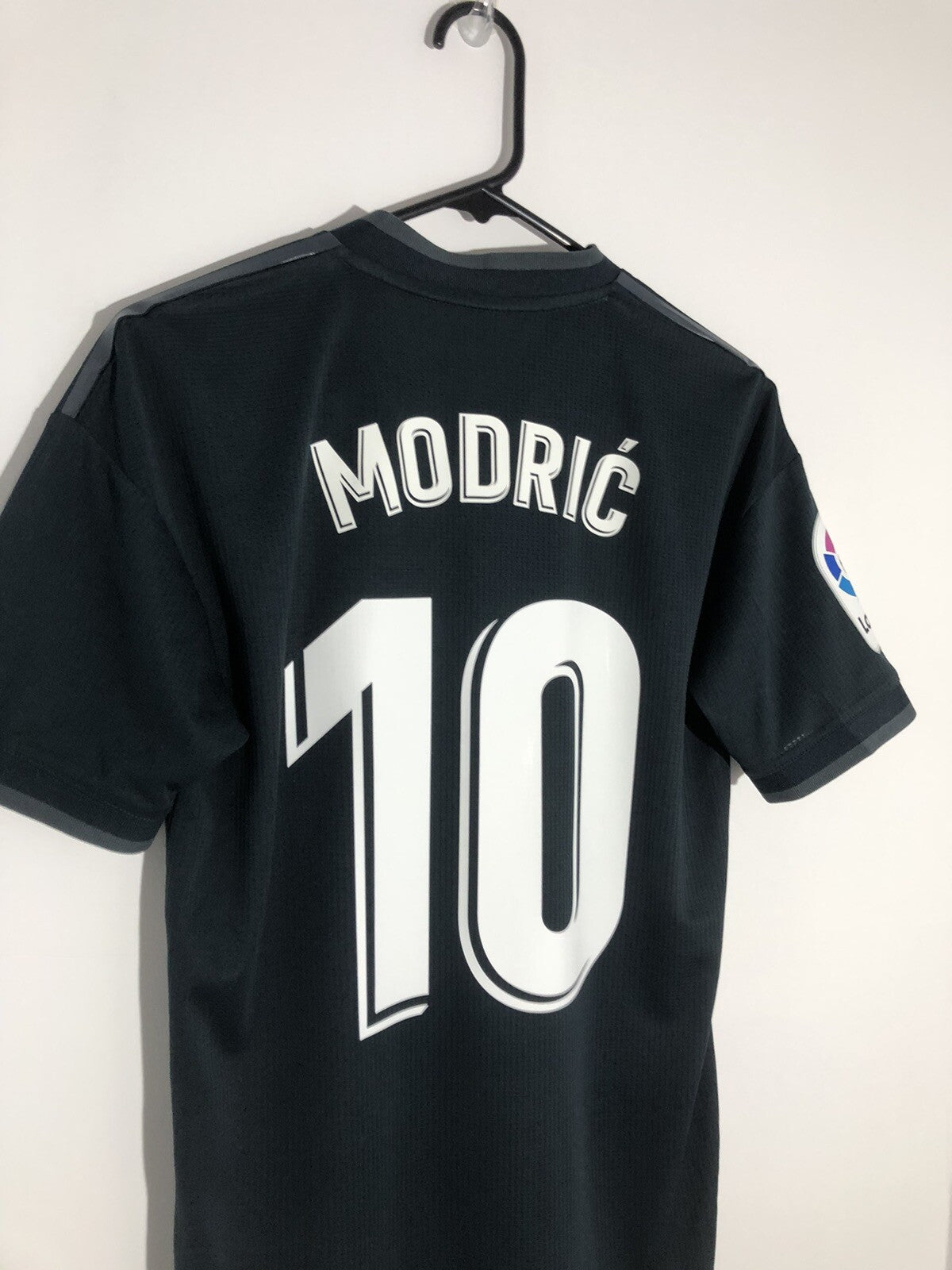 Real Madrid Modric #10 2018/19 Small Away Authentic Excellent Condition CY6329