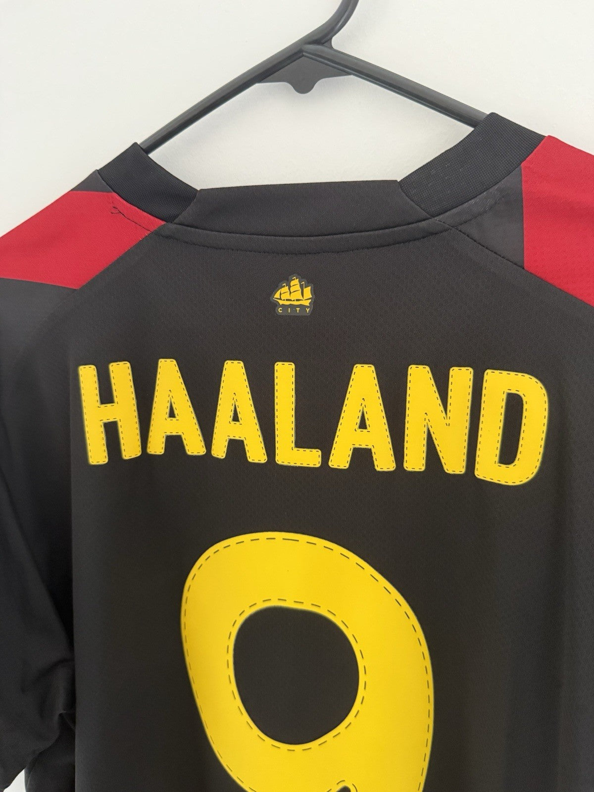 Manchester City Haaland #9 2022/23 Large Away Shirt BNWT 765722-02