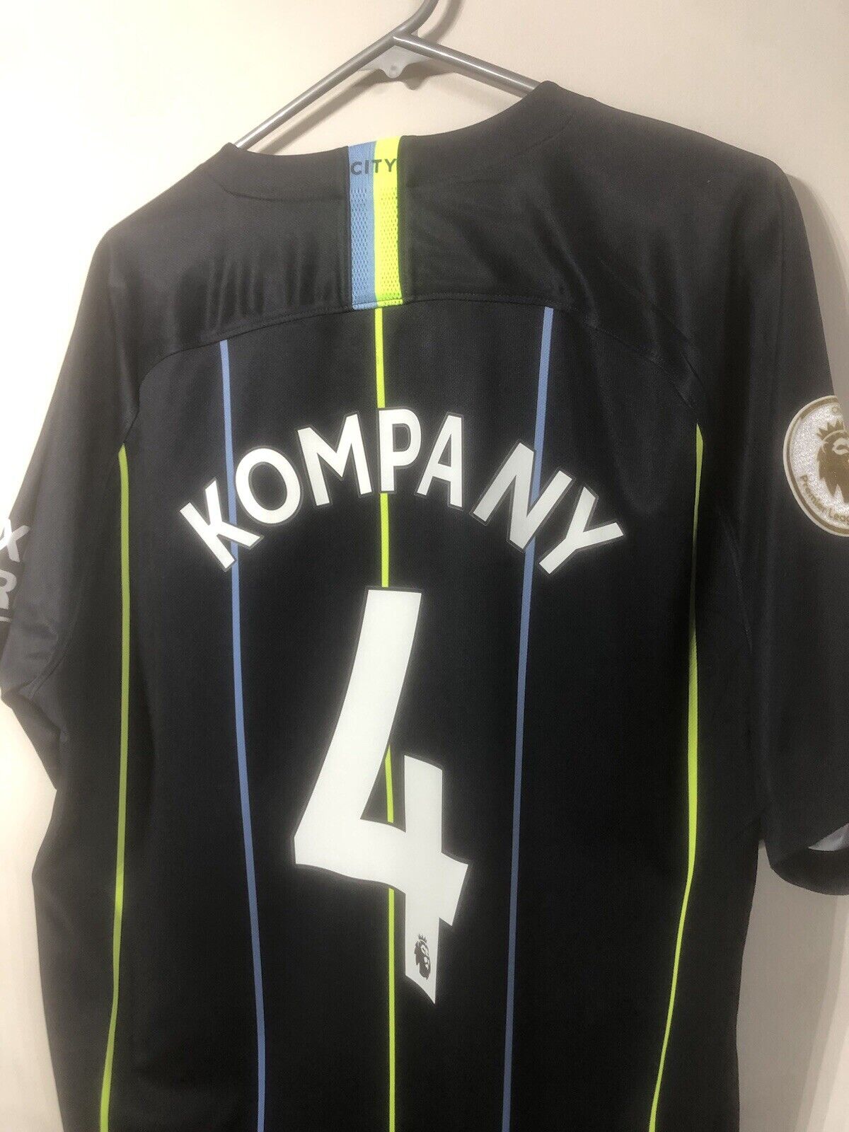 Kompany 4 Manchester City 2018 19 Xl Away Excellent Condition 919002 476