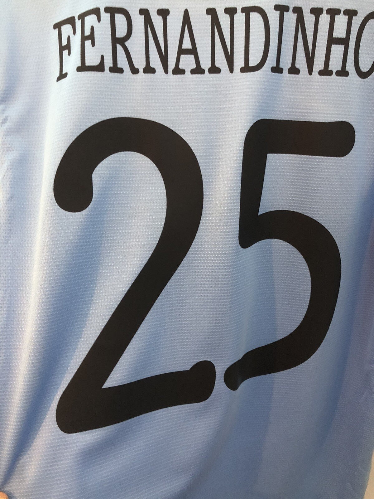 Man City Fernandinho #25 2013/14 Medium Home Excellent Condition 574863-489