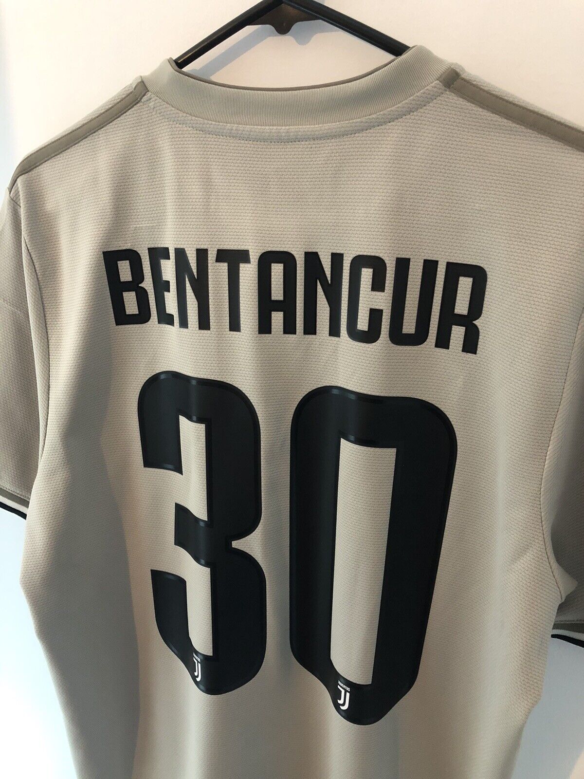 Bentancur 30 Juventus 2018 19 Away Large Shirt Good Condition Cf3488