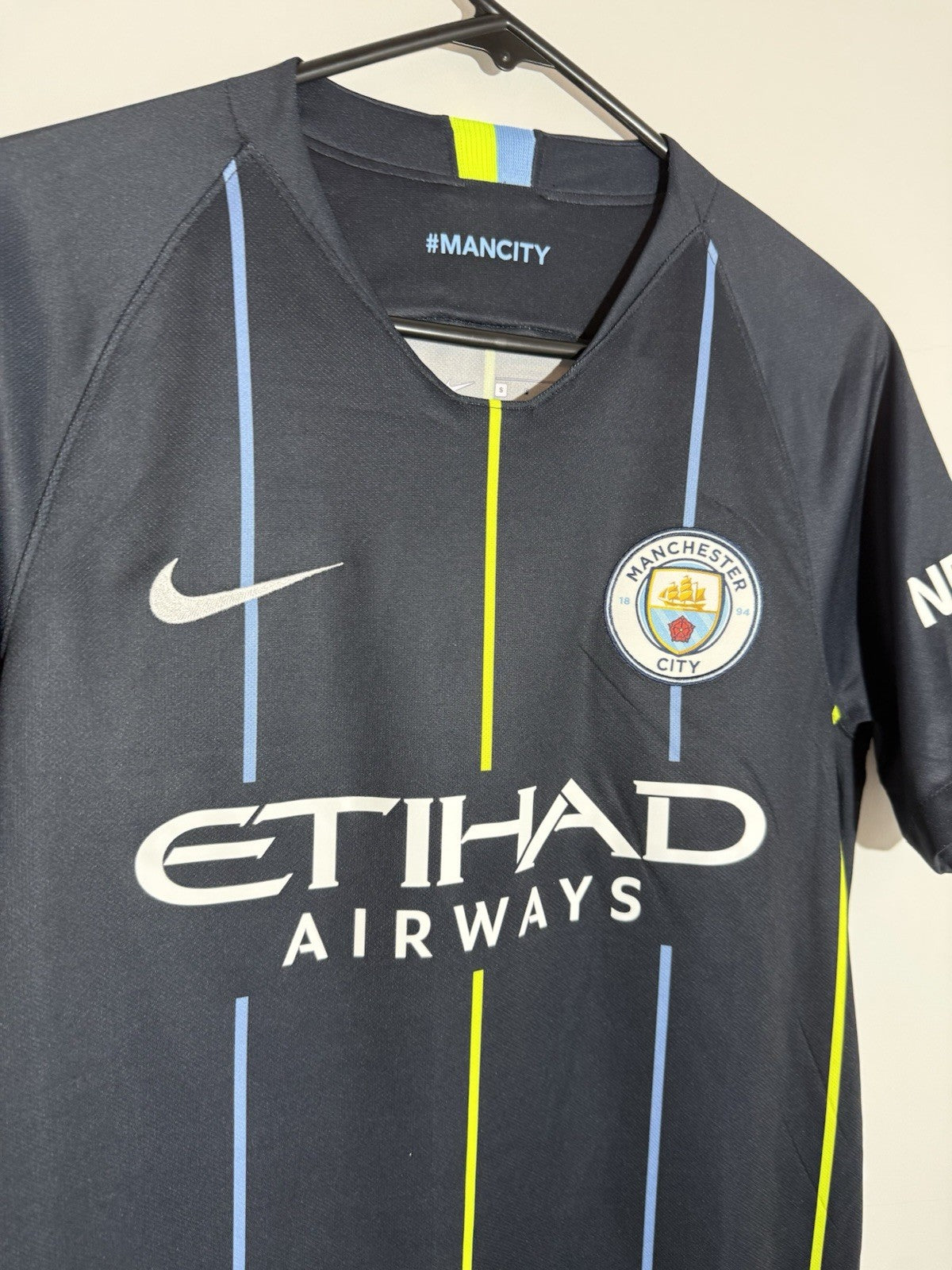 Manchester City Kompany #4 2018/19 Small Away Excellent Condition 919002-476