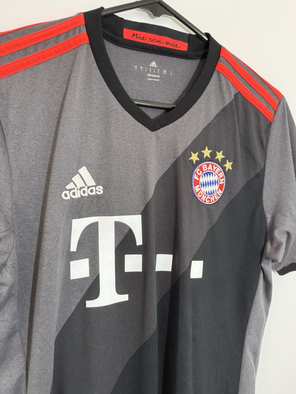 Bayern Munich Lewandowski #9 2016/17 Small Away Shirt Excellent Condition AZ4656