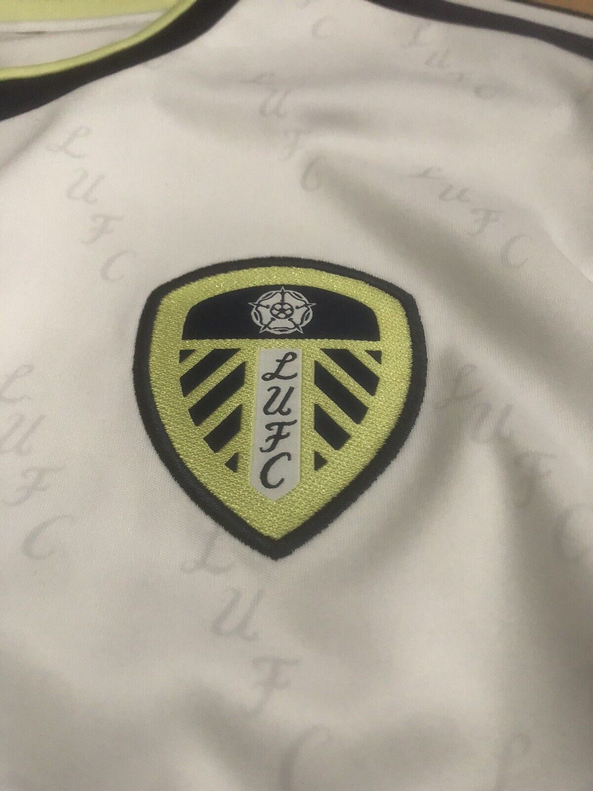 Rodrigo M. 19 Leeds United 2022 23 Medium Home Shirt Excellent Condition Hc1062