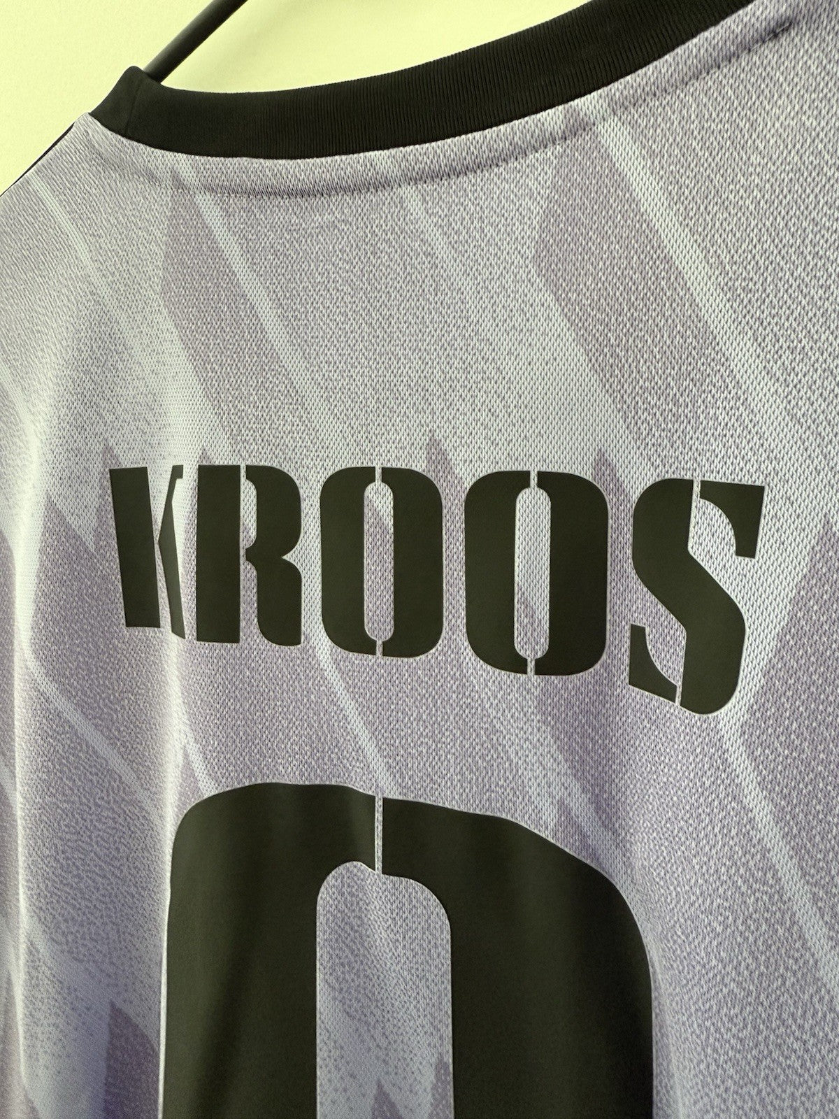 Real Madrid Kroos #8 2022/23 Away Medium Shirt Adidas Excellent Condition H18489