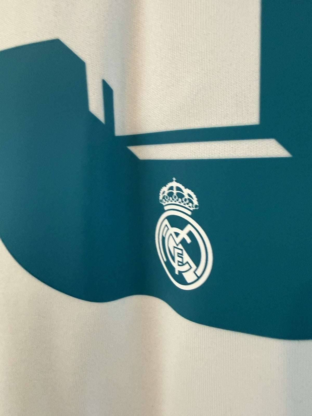Real Madrid Varane #5 2017/18 Small Home Shirt Adidas Excellent Condition AZ8059
