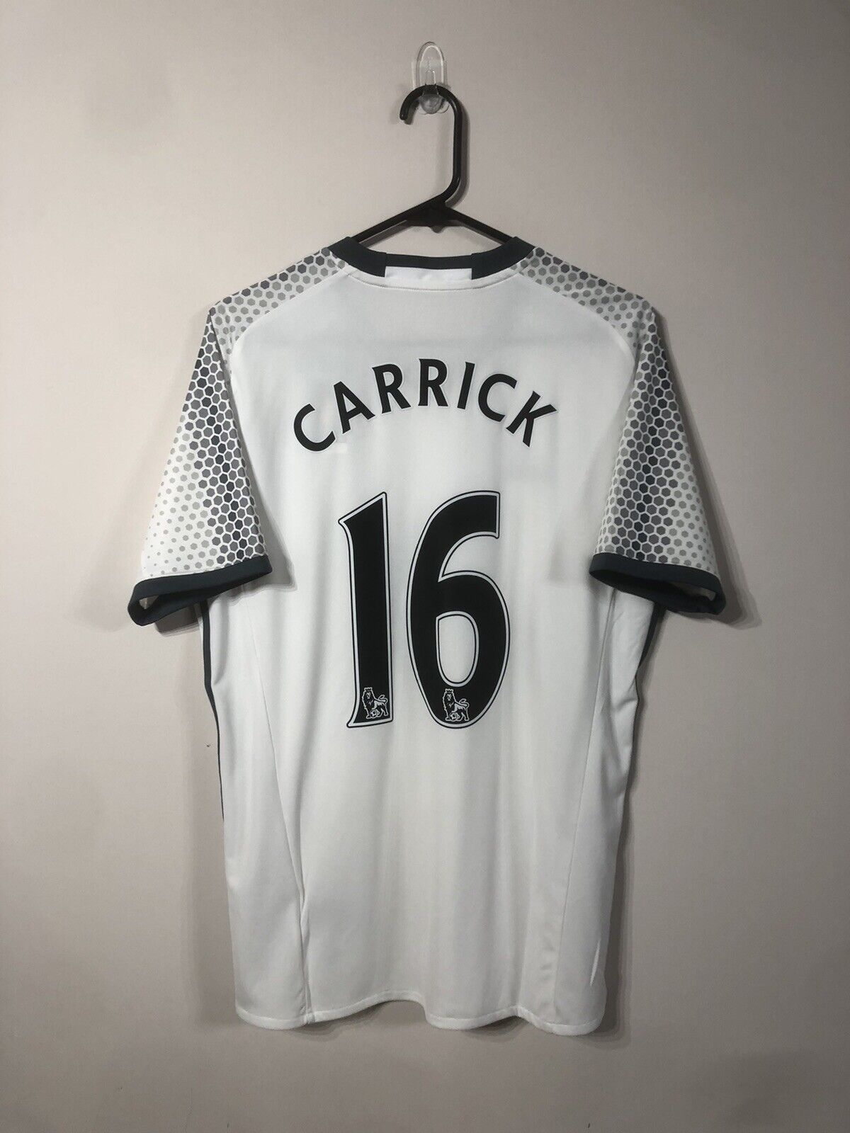Carrick #16 Manchester United 2016/17 Medium 3rd Football Shirt BNWT AI6690