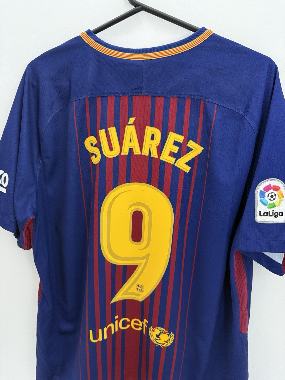 Barcelona Suarez #9 XL 2017/18 Home Shirt Nike Excellent Condition 847255-457