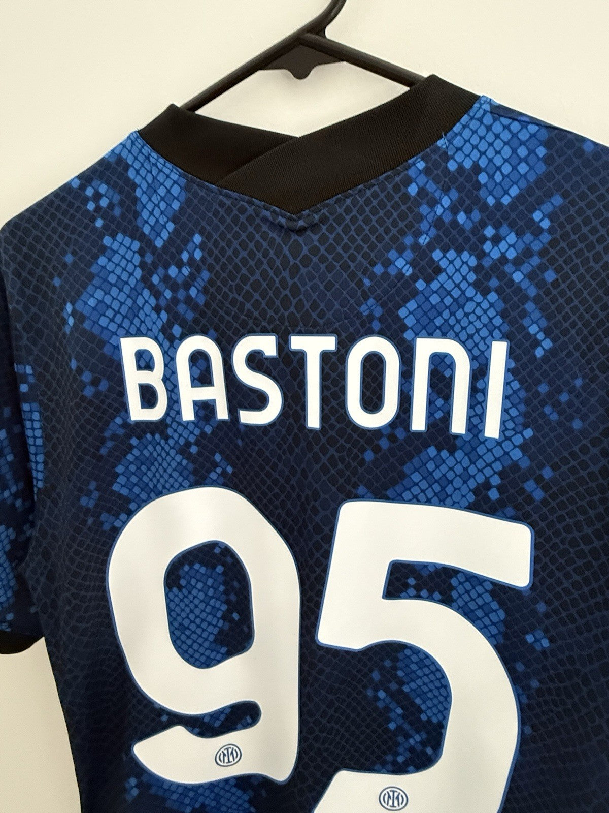 Inter Milan Bastoni #95 2021/22 Small Home Excellent Condition CV7900-414