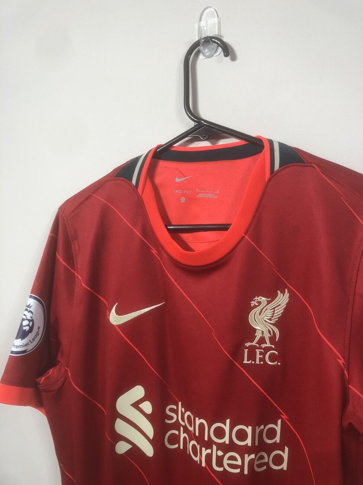 Jones #17 Liverpool Medium BNWT 2021/22 Home Shirt Nike