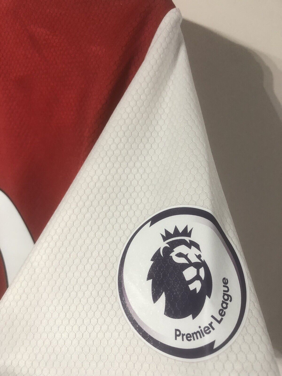 Ozil #10 Arsenal 2019/20 Medium Home Shirt Excellent Condition EH5637