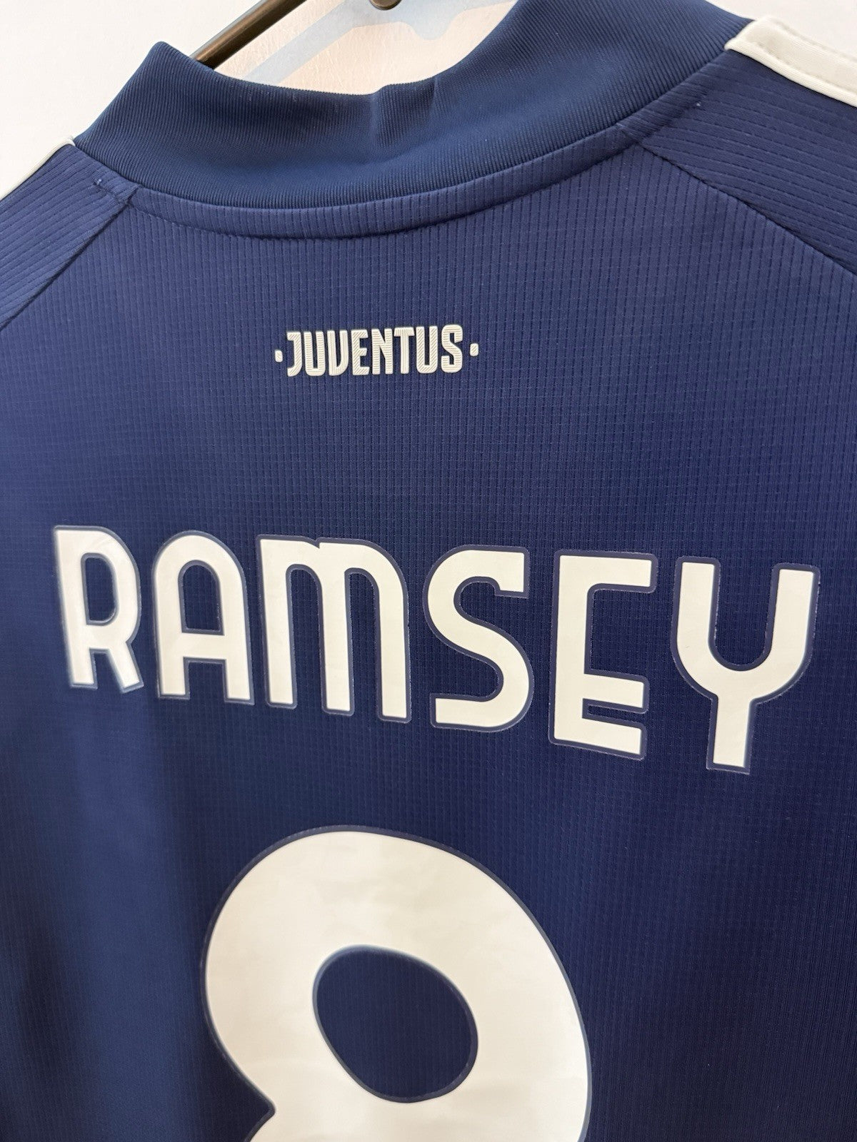 Juventus Ramsey #8 2020/21 Large Away Shirt Adidas Excellent Condition GC9087