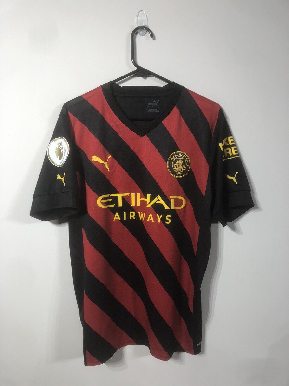 J. Alvarez #19 Manchester City 2022/23 Large Away Shirt Excellent Condition