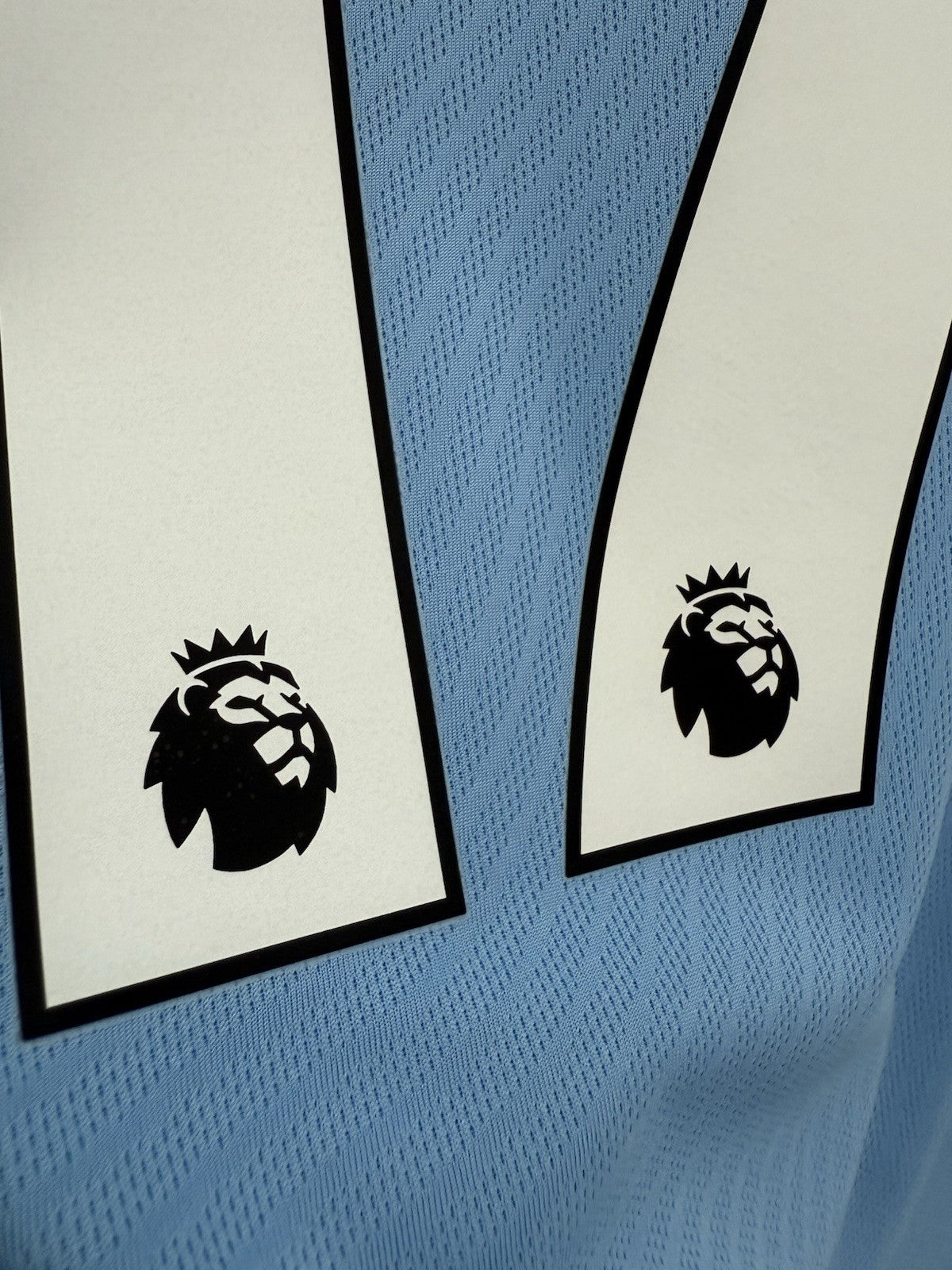 Man City De Bruyne #17 2019/20 Small Home Shirt Excellent Condition 755586-01