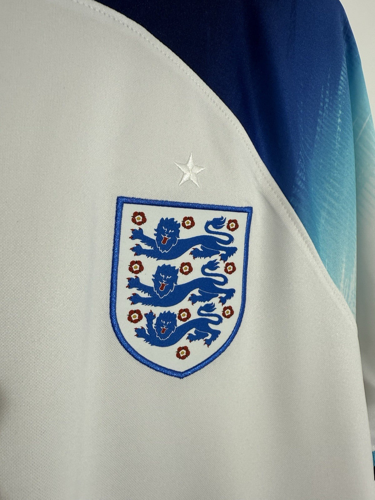 England Foden #20 2022 Small Home Shirt Excellent Condition DN0687-100