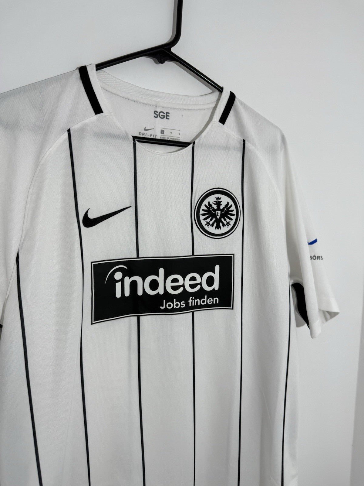 Eintracht Frankfurt 2017/18 Large Home Shirt Excellent Condition