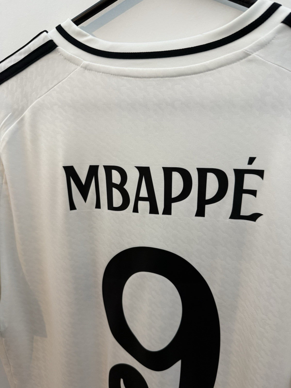 Real Madrid Mbappe #9 2024/25 XL Home Shirt Excellent Condition IU5011