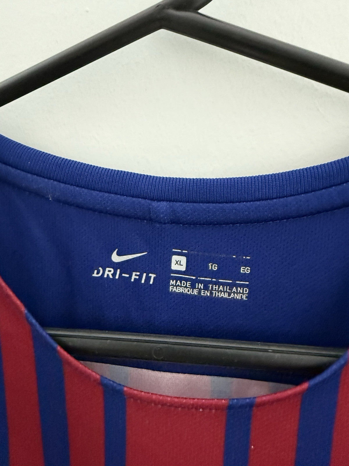Barcelona Suarez #9 XL 2017/18 Home Shirt Nike Excellent Condition 847255-457