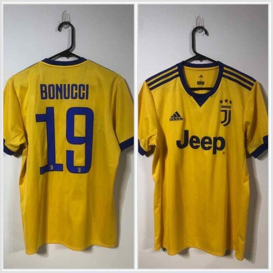 Bonucci #21 Juventus 2017/18 Away Medium Football Shirt Adidas Very Good Conditi