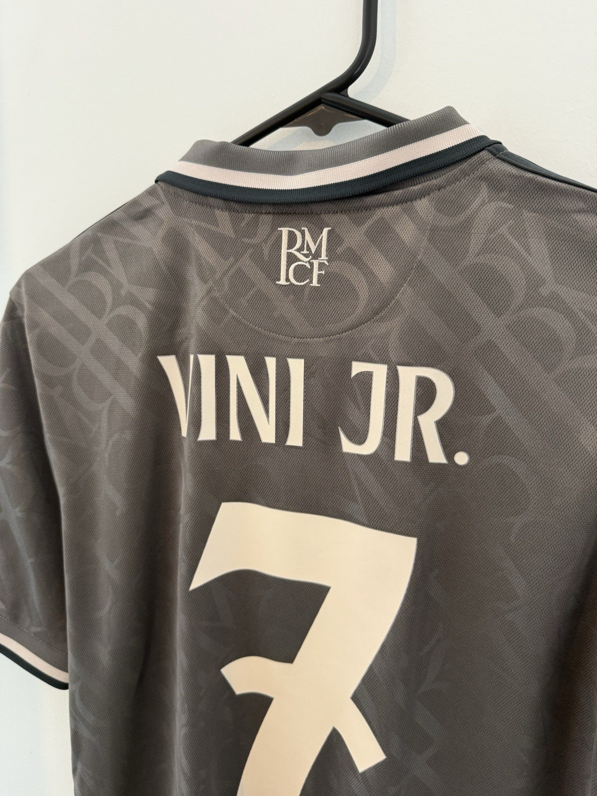 Real Madrid Vini Jr #7 2024/25 Small 3rd Shirt Excellent Condition IY1763
