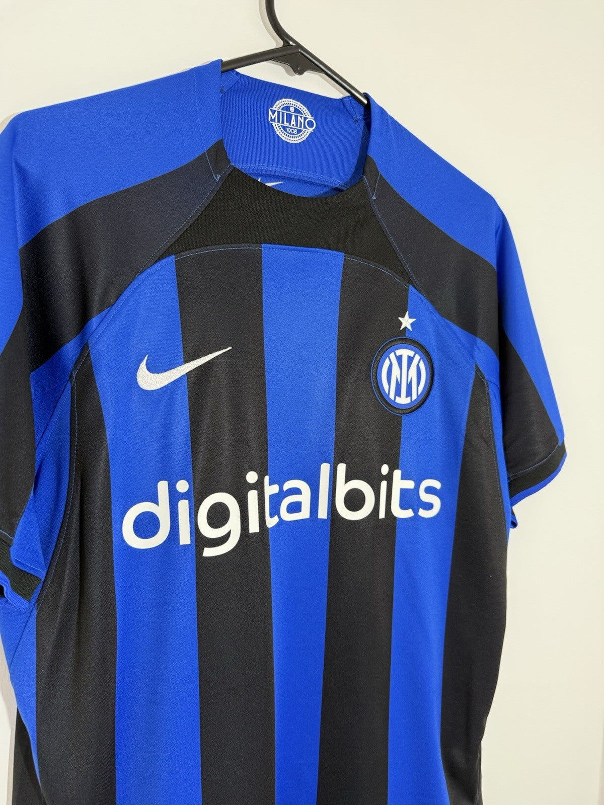 Inter Milan Bastoni #95 2022/23 Medium Home Shirt Excellent Condition DM1842-412
