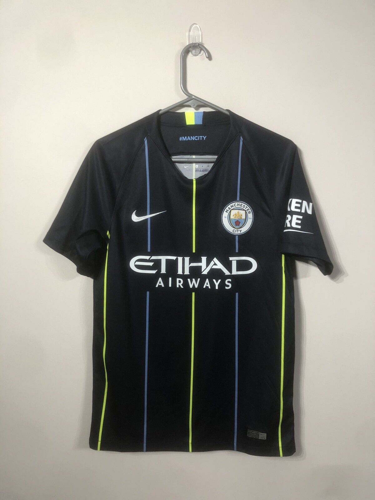Kompany #4 Manchester City 2018/19 Small Away Shirt Nike Excellent Condition