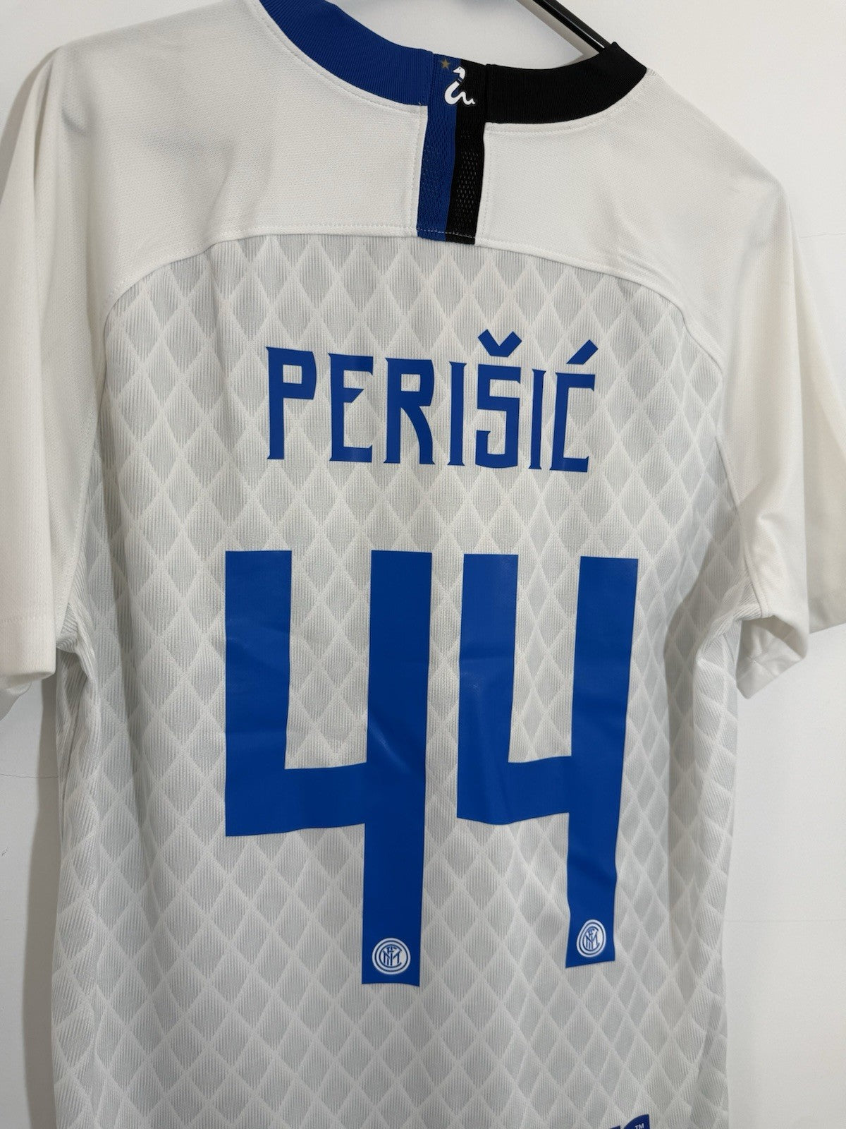 Inter Milan Peresic #44 2018/19 Large Away Shirt Excellent Condition 918998-101