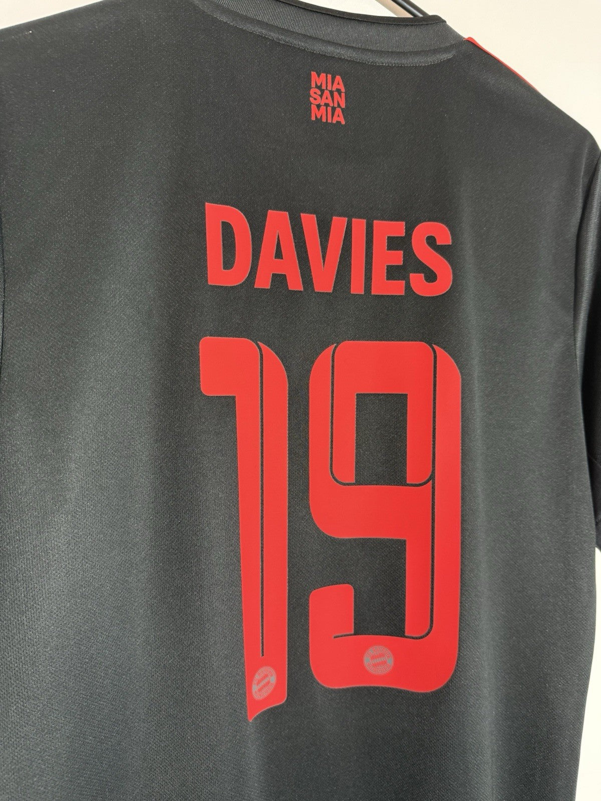 Bayern Munich Davies #19 2022/23 Medium 3rd Shirt Excellent Condition H39907