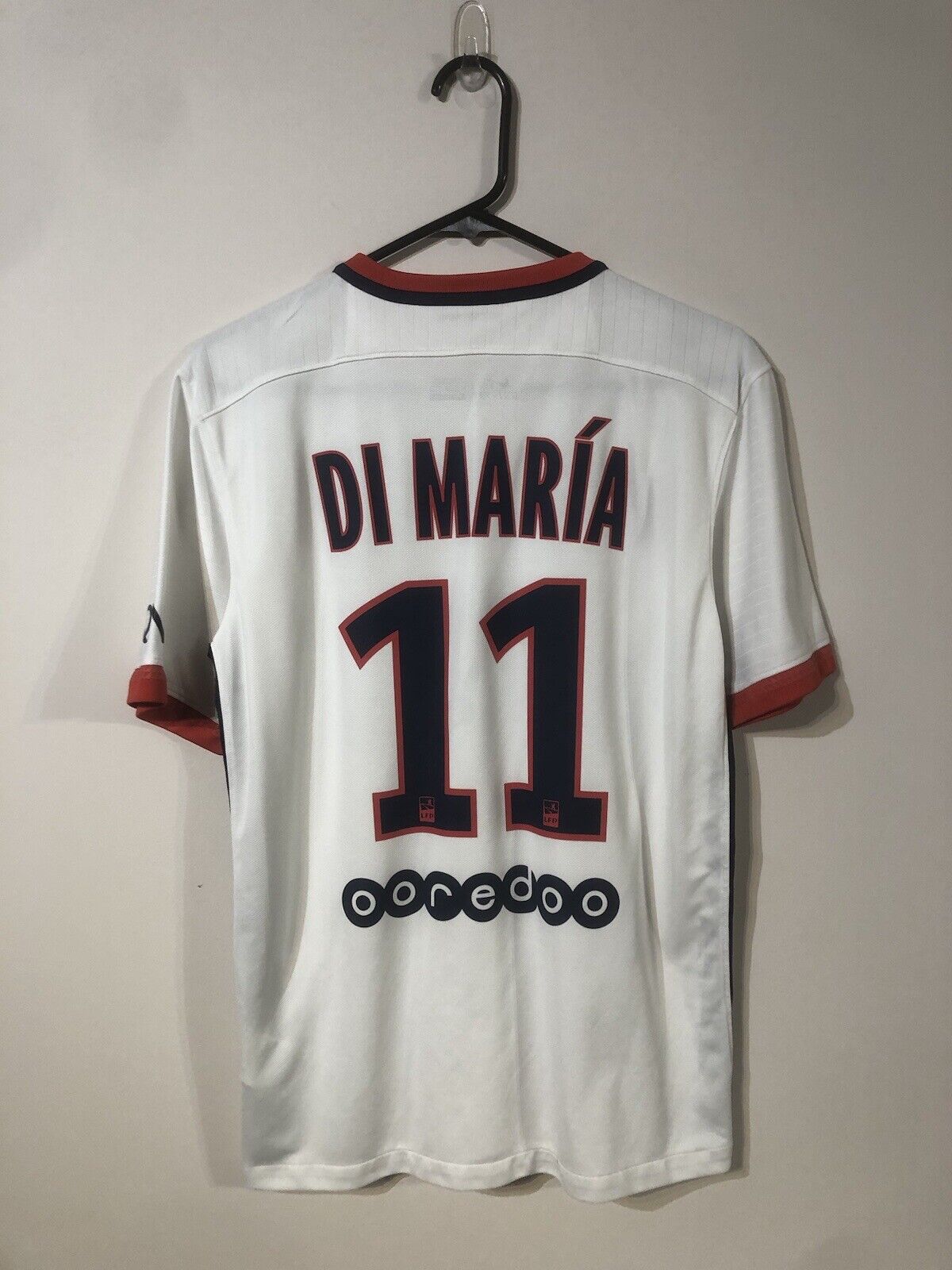 Di Maria #11 Paris St Germain 2015/16 Medium Away Football Shirt V Good Conditio