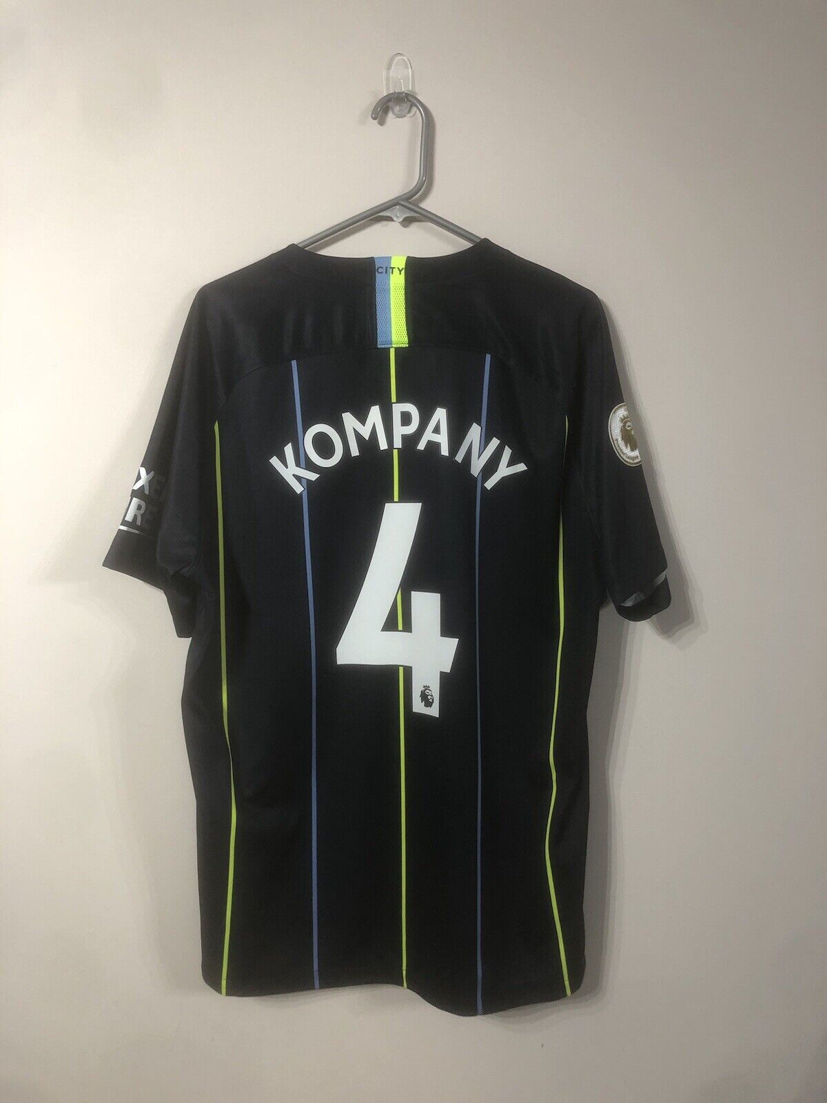 Kompany 4 Manchester City 2018 19 Xl Away Excellent Condition 919002 476