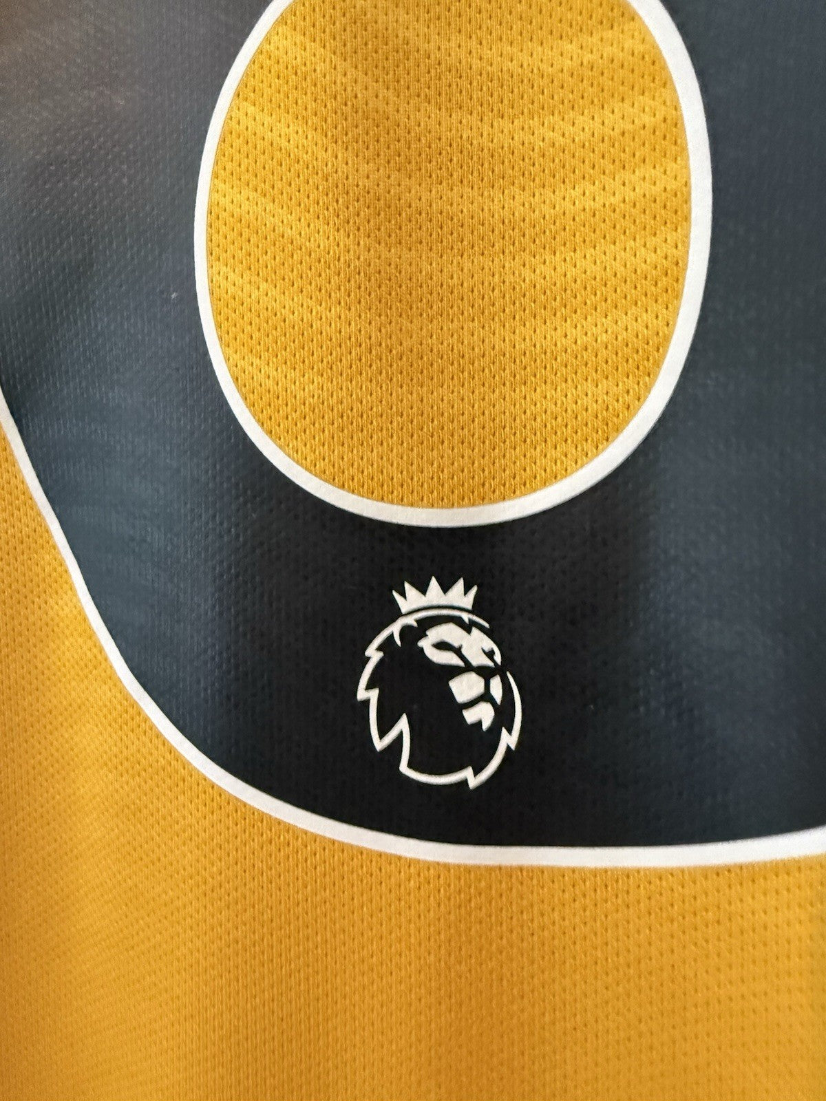 Wolverhampton Wanderers Hee Chan #26 2021/22 Large Home Shirt Castore BNWT