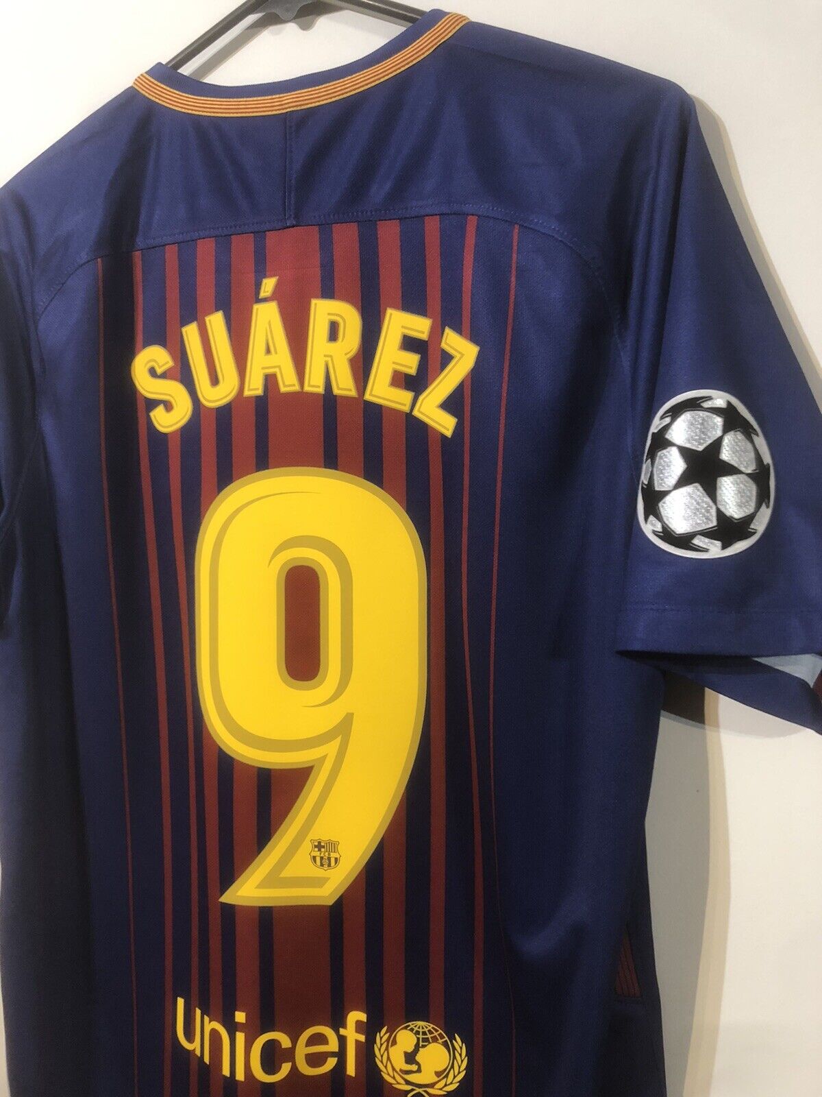 Suarez #9 Barcelona 2017/18 Medium CL Home Shirt Nike Excellent Condition