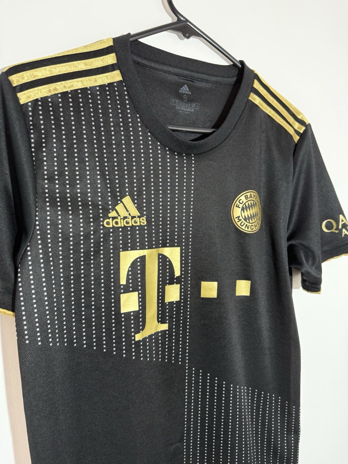 Bayern Munich Davies #19 2021/22 Small Away Excellent Condition GM5317