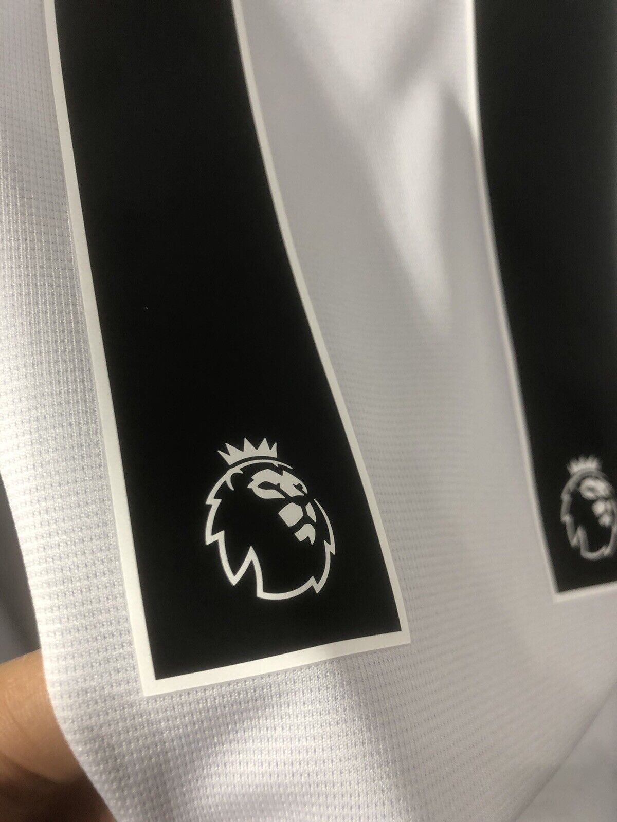 Hee Chan #11 BNWT Wolves 2022/23 Large L/S Away Football Shirt Jersey Castore