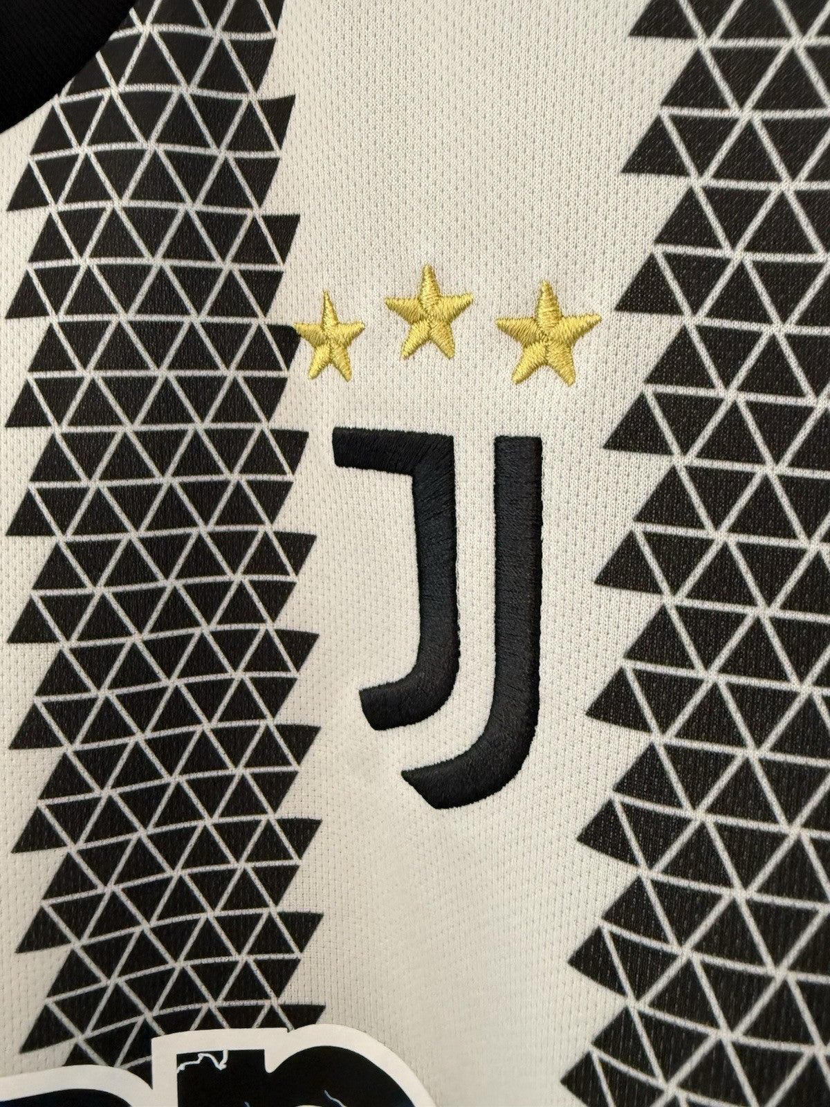 Juventus Chiesa #7 2022/23 Small Home Shirt Adidas Excellent Condition H38907