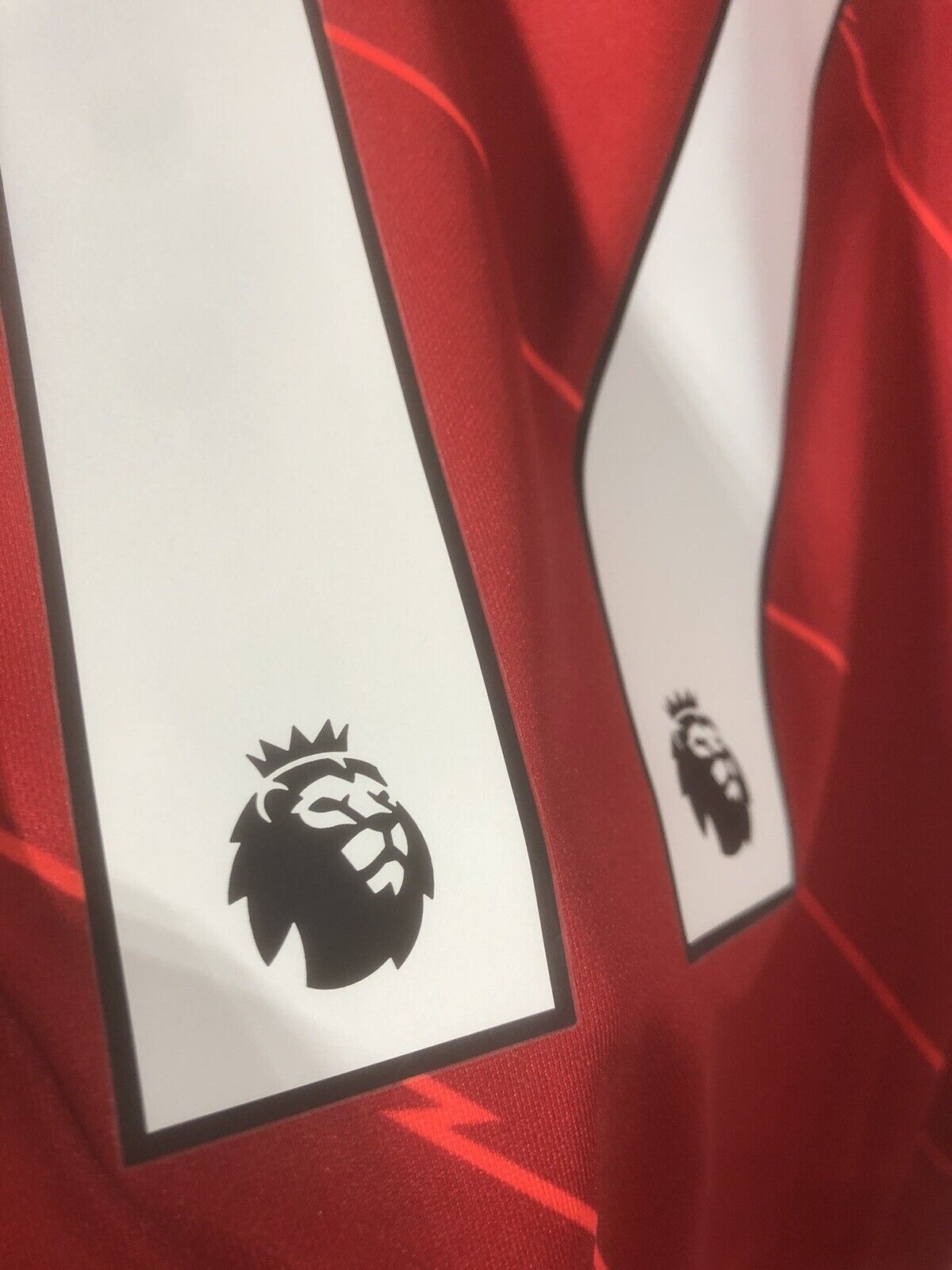 Jones #17 Liverpool Medium BNWT 2021/22 Home Shirt Nike