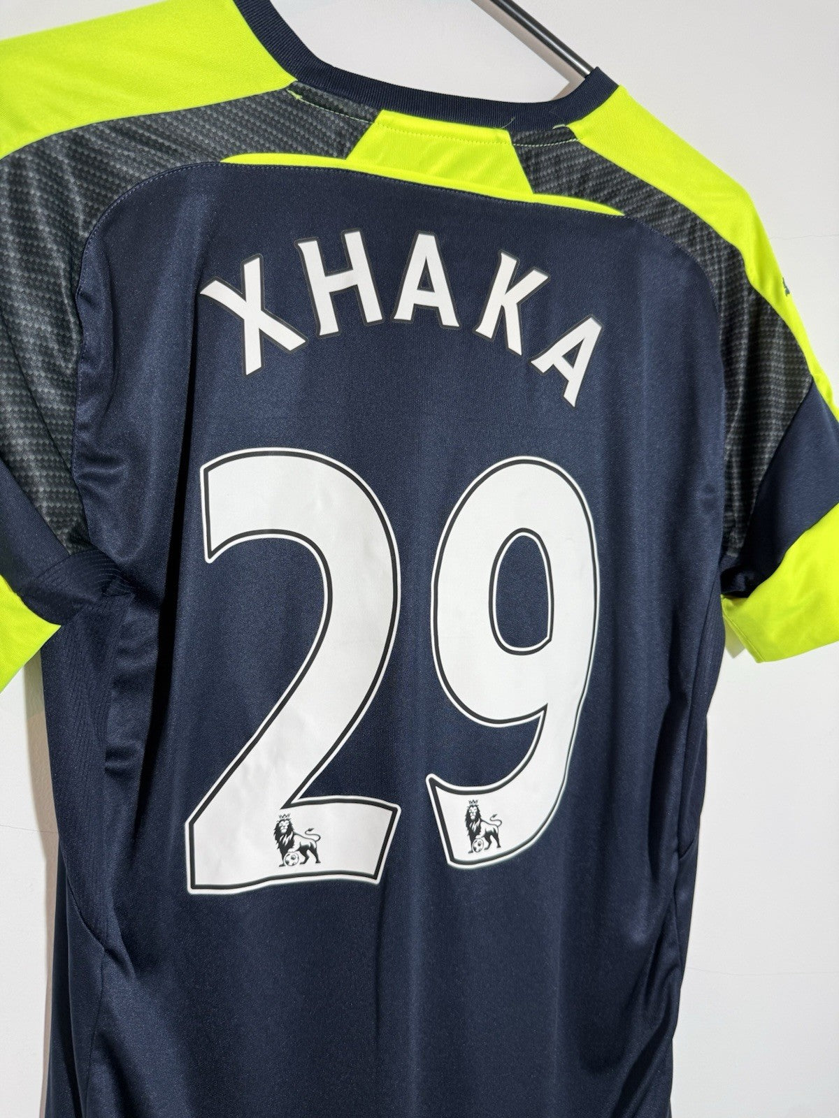 Arsenal Xhaka #29 2016/17 Small 3rd Shirt Excellent Condition 749716